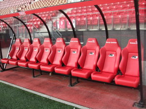 AZ kiest ook voor RECARO stadionstoelen van BCS. 